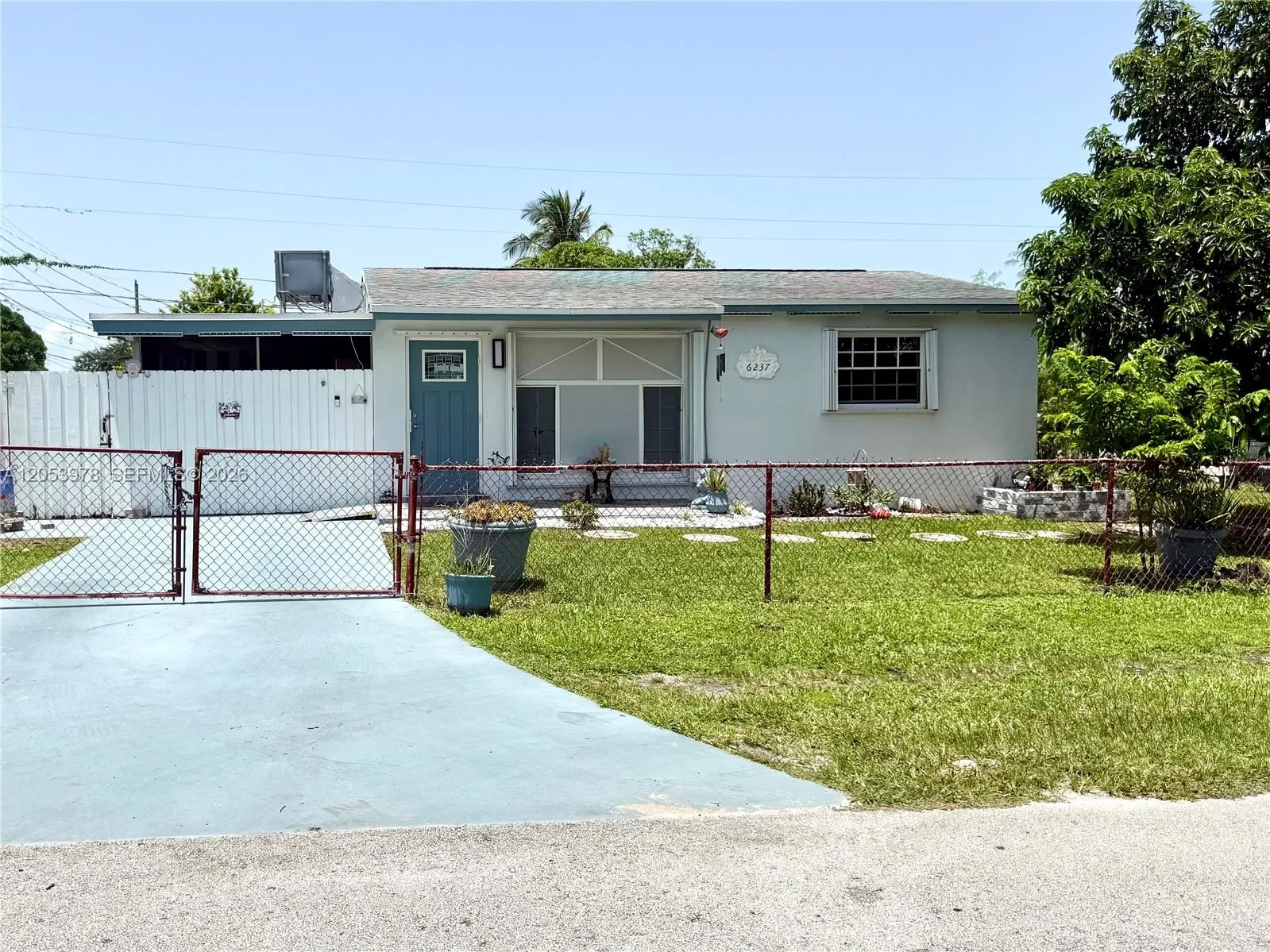 Foto de propiedad en 6237 SW 23rd Street, Miramar, FL 33023 Miramar con MLS# 