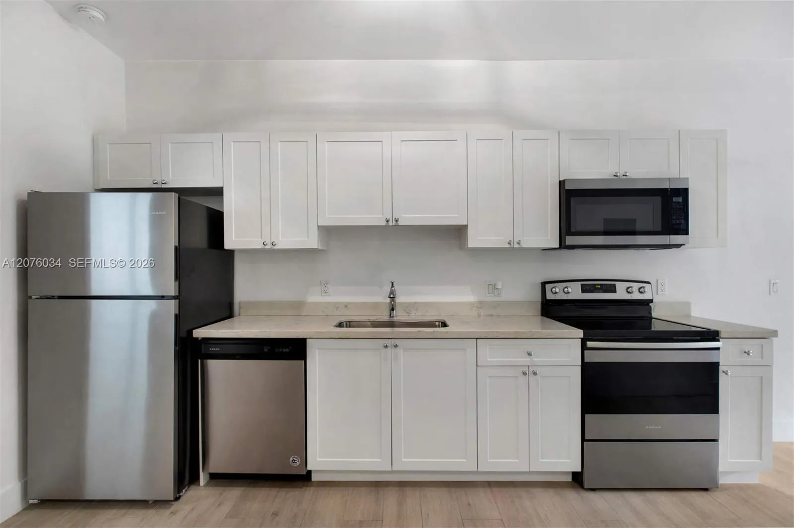 Foto de propiedad en 624 Santander Avenue 1, Coral Gables, FL 33134 Coral Gables con MLS# 