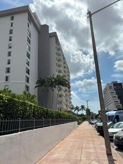 Foto de propiedad en 625 Biltmore Way 1201, Coral Gables, FL 33134 Coral Gables con MLS# 