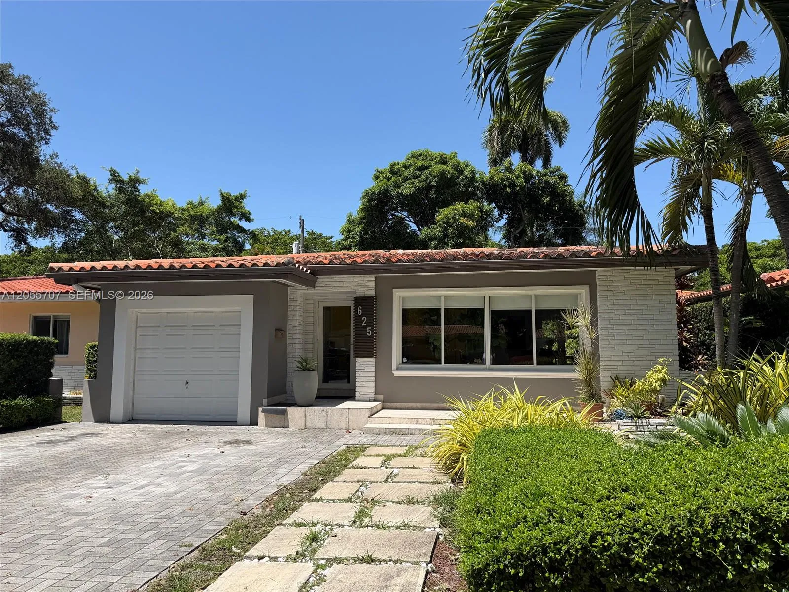 Foto de propiedad en 625 Bird Road, Coral Gables, FL 33146 Coral Gables con MLS# 