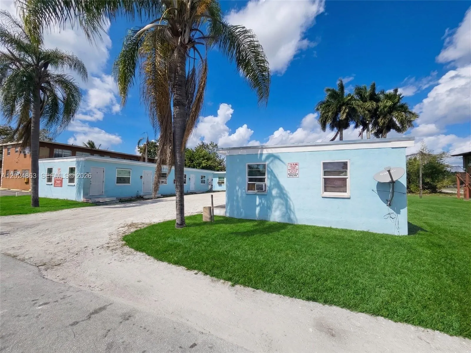 Foto de propiedad en 625 W Avenue A, Belle Glade, FL 33430 Belle Glade con MLS# 