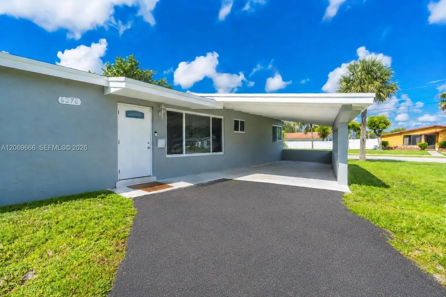 Foto de propiedad en 6270 NW 16th Court, Sunrise, FL 33313 Sunrise con MLS# 