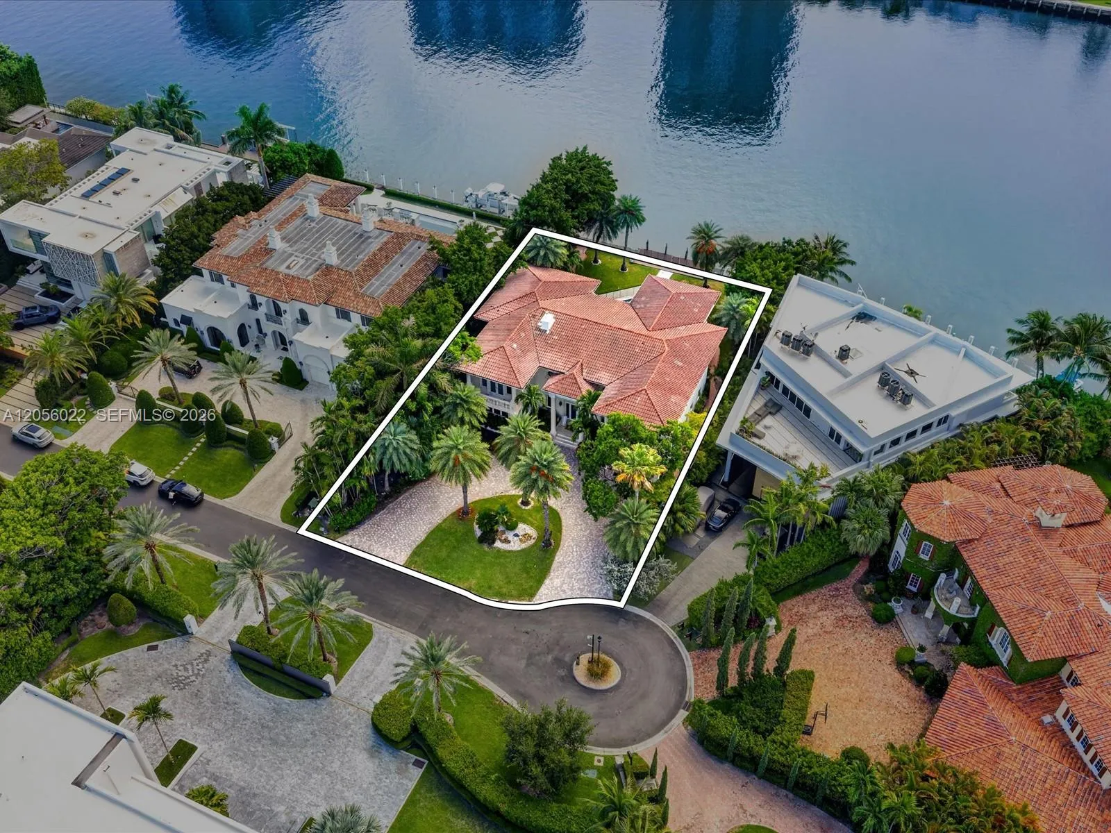 Foto de propiedad en 628 N Island, Golden Beach, FL 33160 Golden Beach con MLS# 
