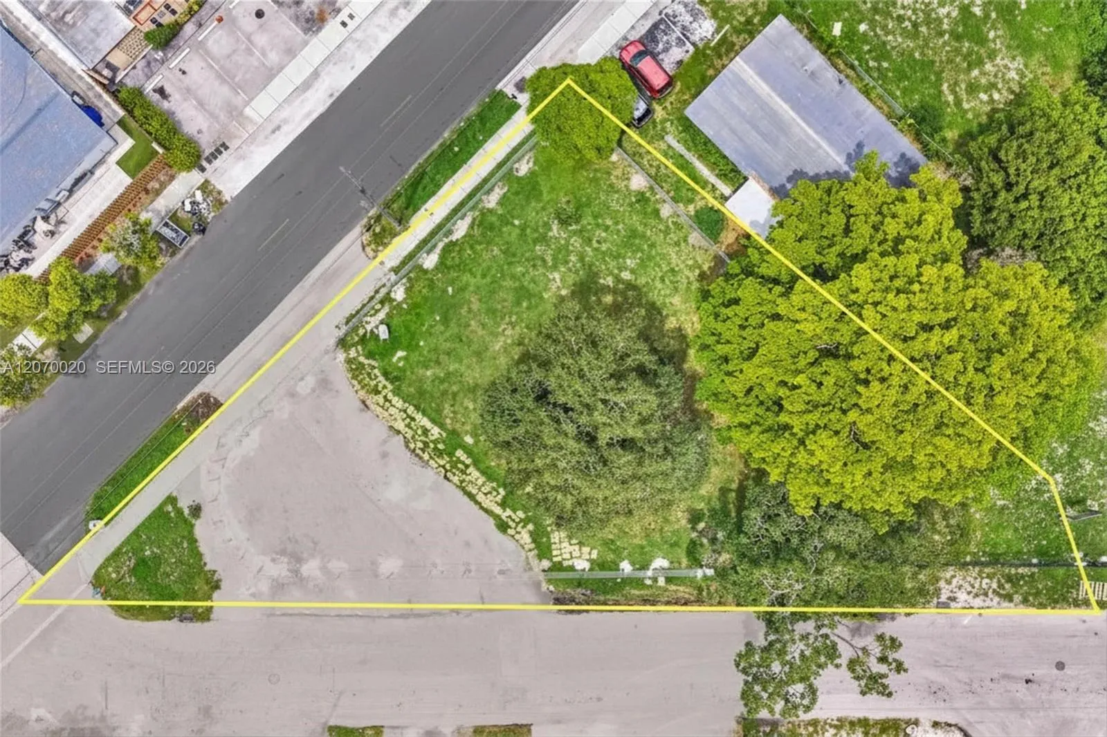 Foto de propiedad en 628 NW 22nd Road, Fort Lauderdale, FL 33311 Fort Lauderdale con MLS# 