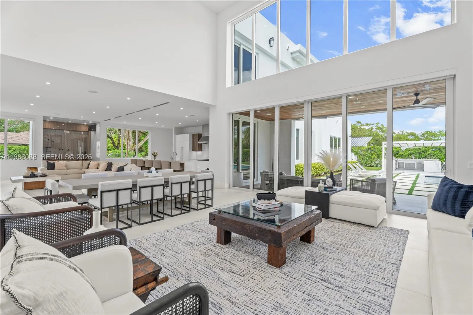 Foto de propiedad en 6285 Old Cutler Road, Pinecrest, FL 33156 Pinecrest con MLS# 