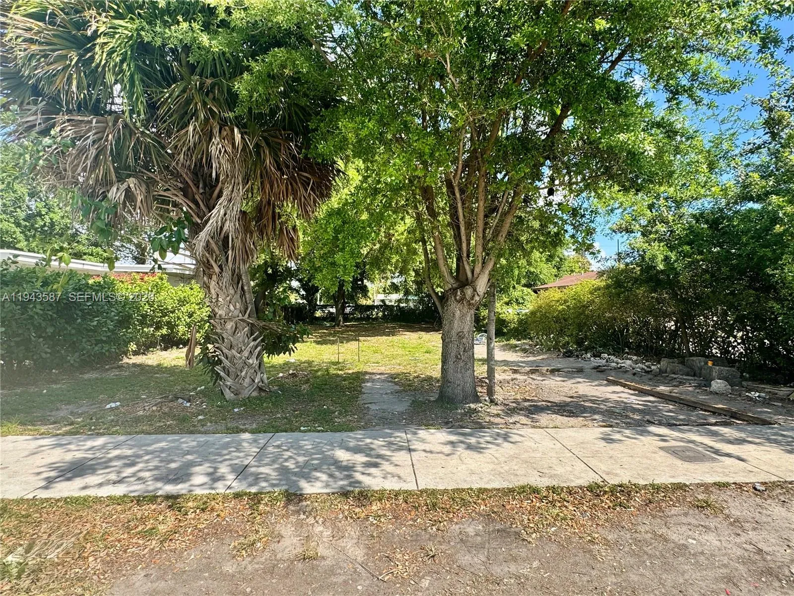 Foto de propiedad en 629 NW 65th Street, Miami, FL 33150 Miami con MLS# 