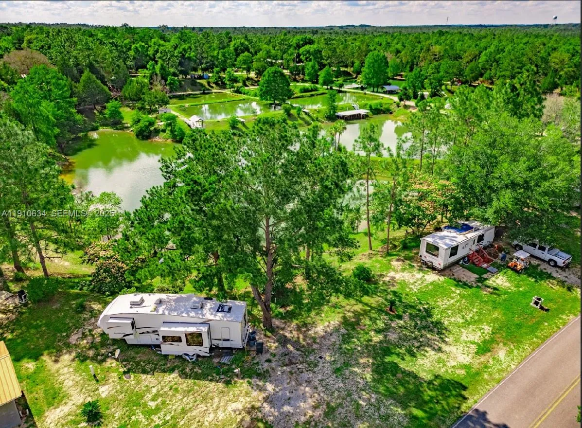 Foto de propiedad en 6291 Coy Burgess, FL 32433  con MLS# 
