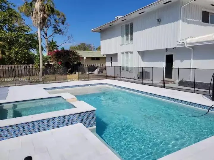 Foto de propiedad en 63 SE 5th Avenue, Deerfield Beach, FL 33441 Deerfield Beach con MLS# 