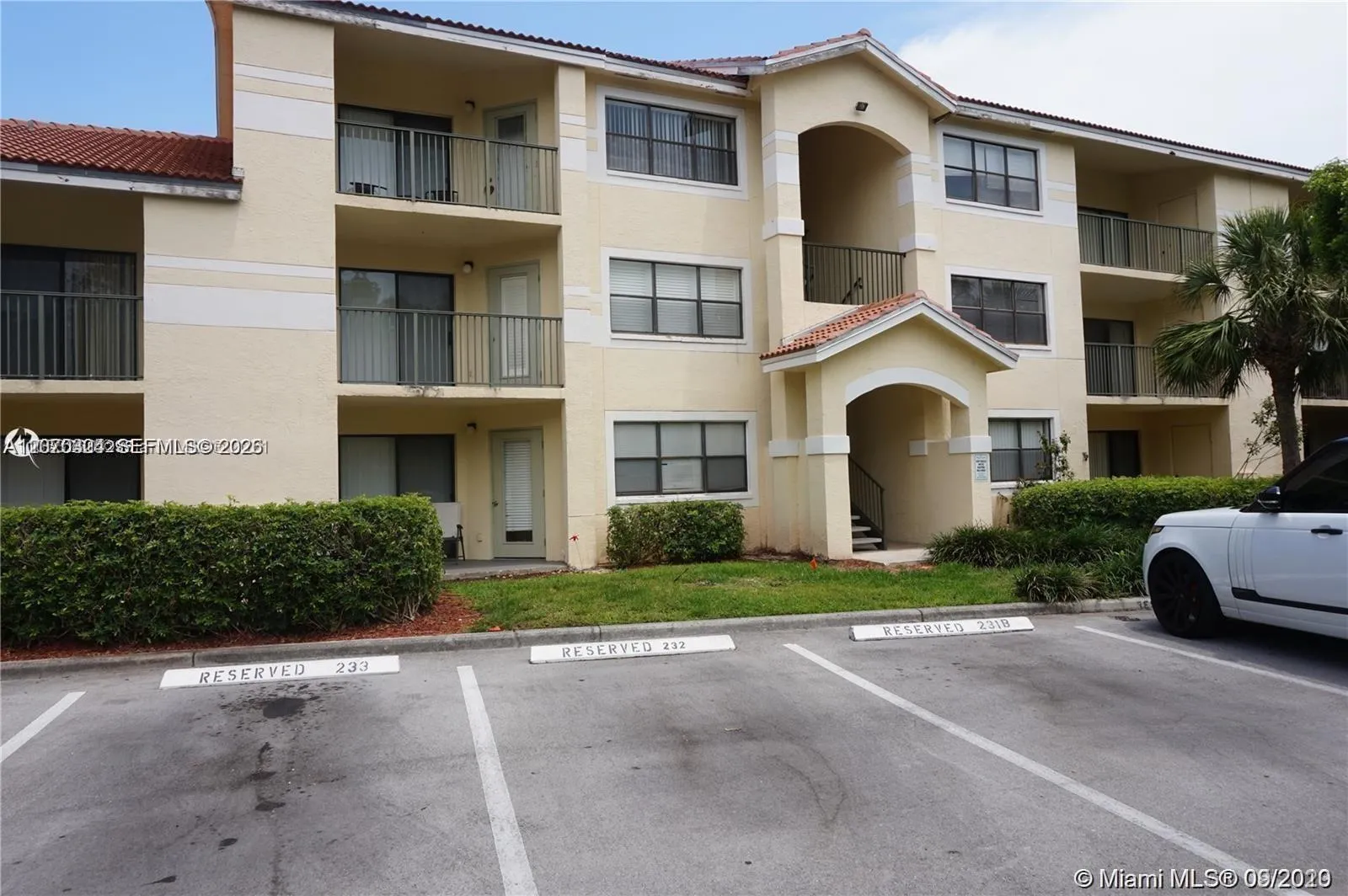Foto de propiedad en 630 S Park Road 27-3, Hollywood, FL 33021 Hollywood con MLS# 