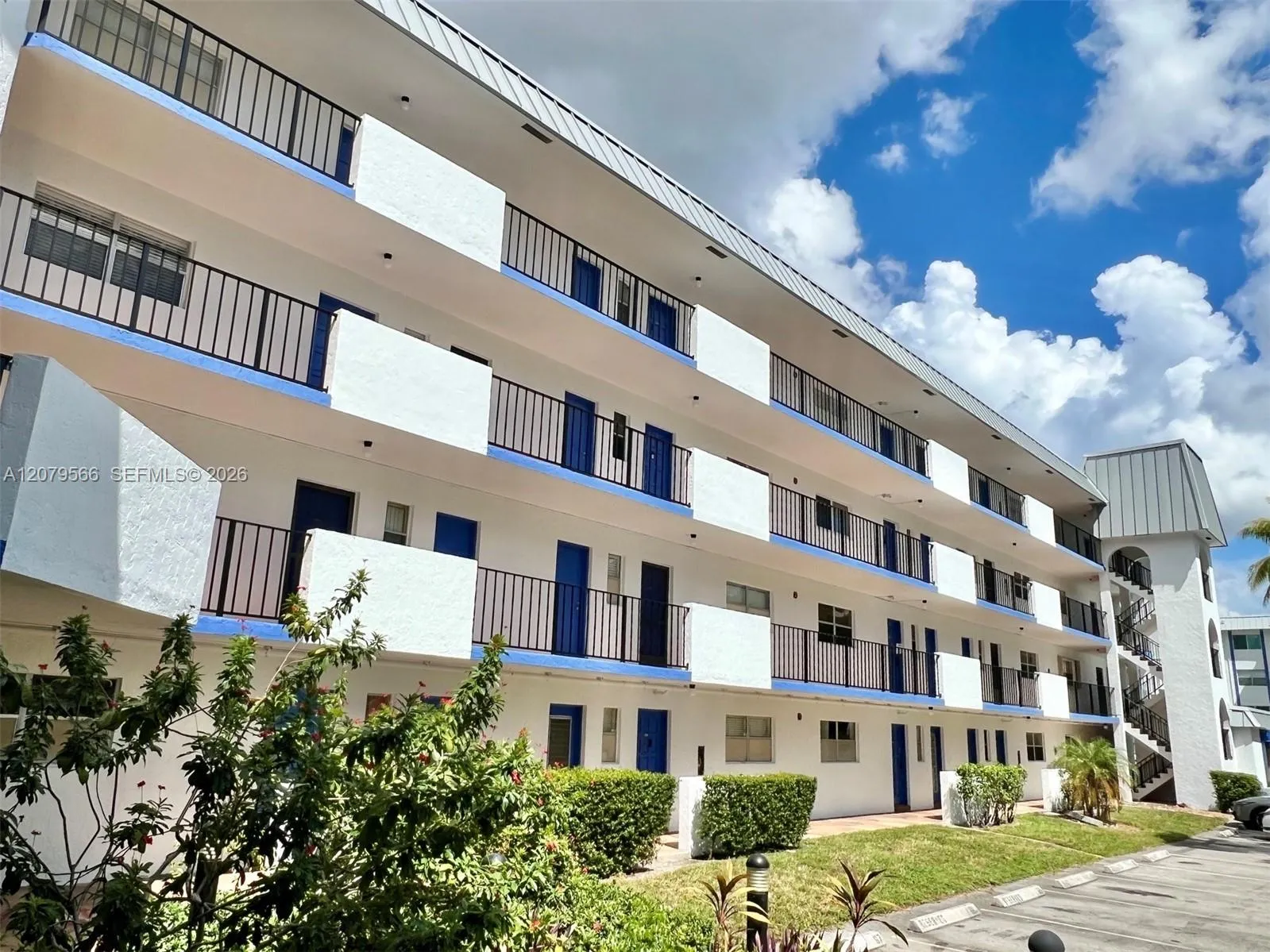 En Venta 6300 S Falls Cir Drive 408, Lauderhill, FL 33319, Lauderhill, FL 33319