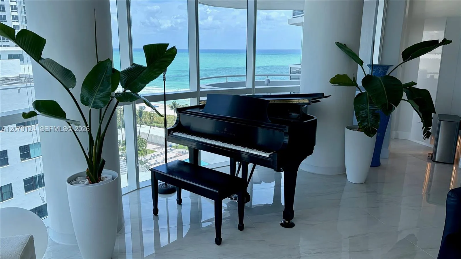 Foto de propiedad en 6301 Collins Avenue 1207, Miami Beach, FL 33141 Miami Beach con MLS# 