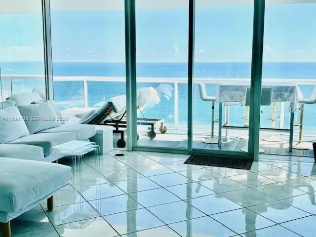 Foto de propiedad en 6301 Collins Avenue 2802, Miami Beach, FL 33141 Miami Beach con MLS# 