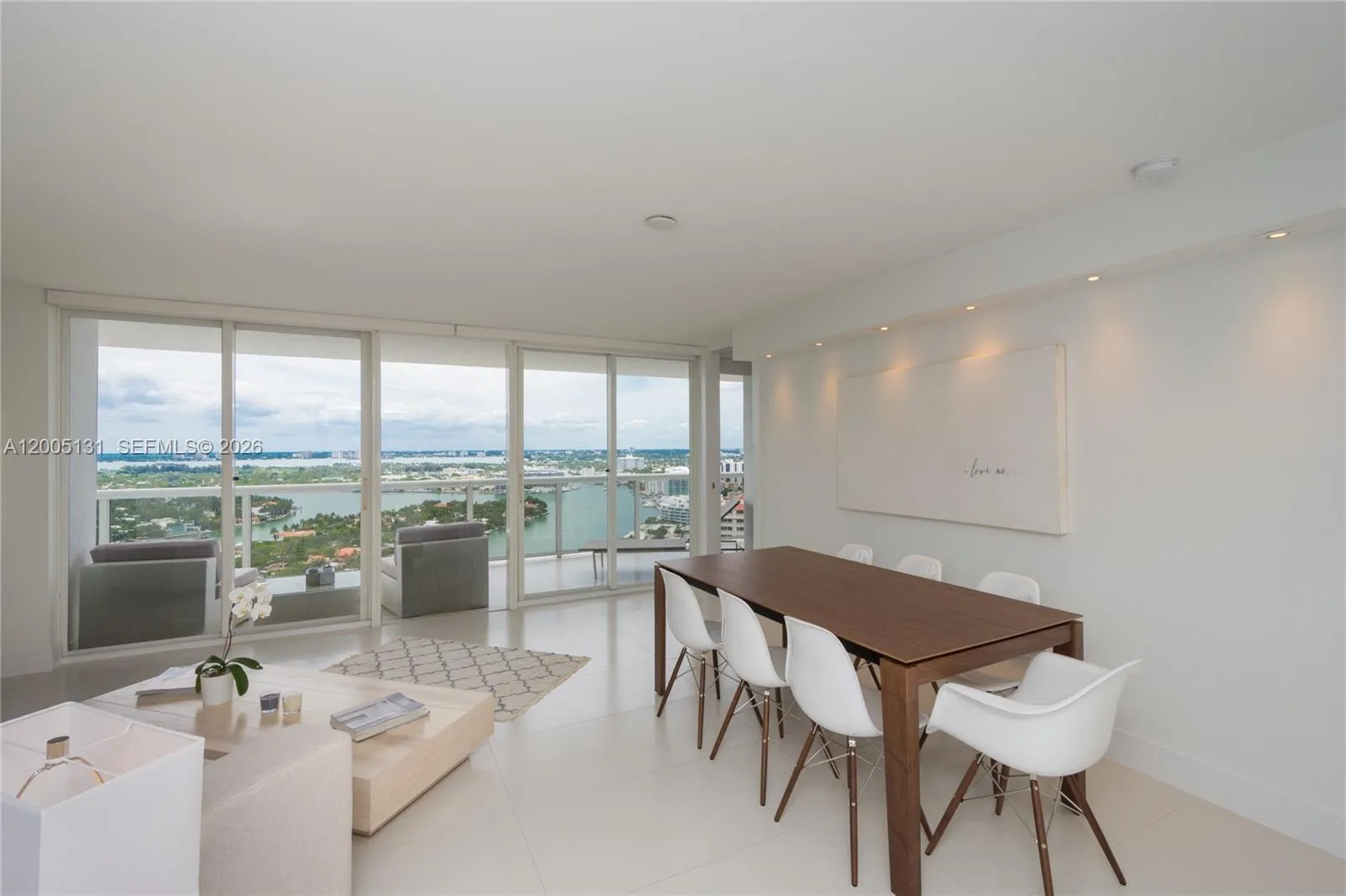 En Venta 6301 Collins Avenue 3006, Miami Beach, FL 33141, Miami Beach, FL 33141