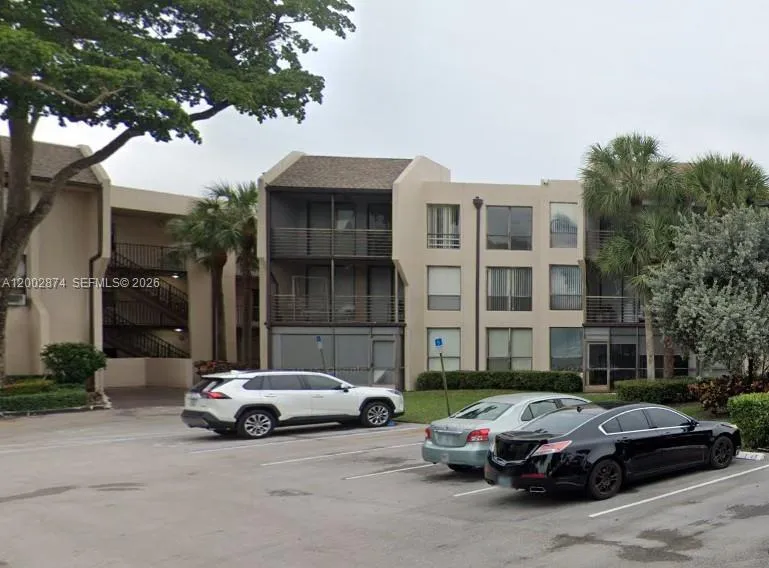 Vendido 6301 N University Drive 202, Tamarac, FL 33321, Tamarac, FL 33321