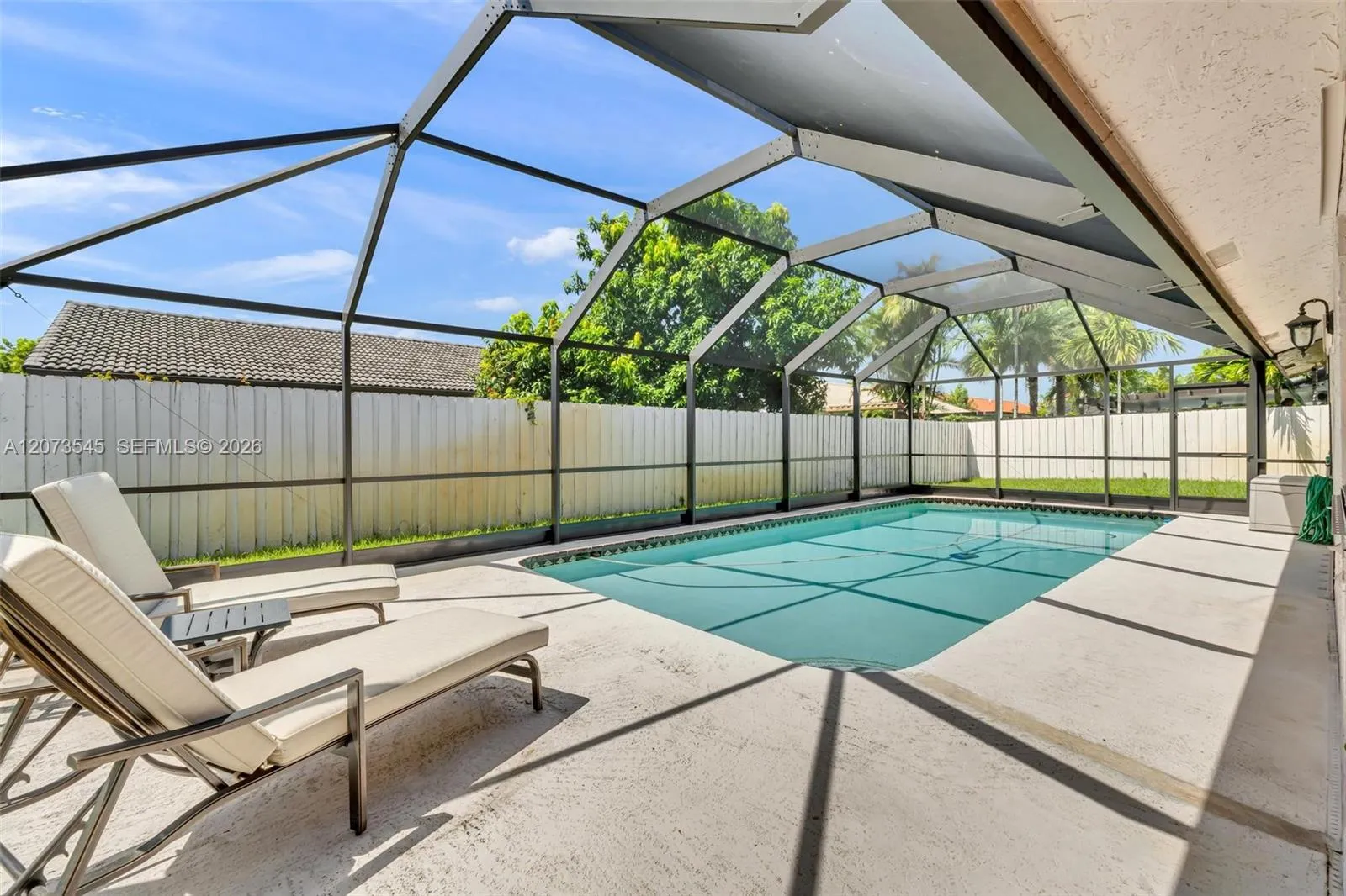 Foto de propiedad en 6302 NW 201st Terrace, Hialeah, FL 33015 Hialeah con MLS# 