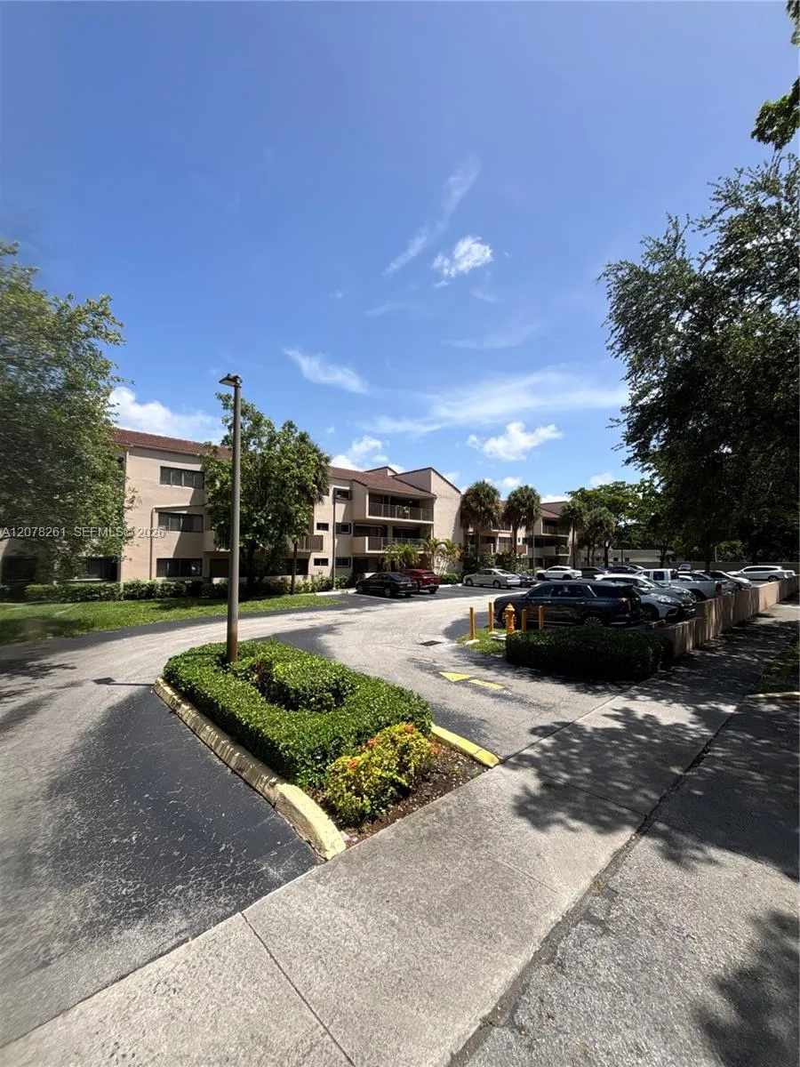 Foto de propiedad en 6305 Gage Place 309A, Miami Lakes, FL 33014 Miami Lakes con MLS# 