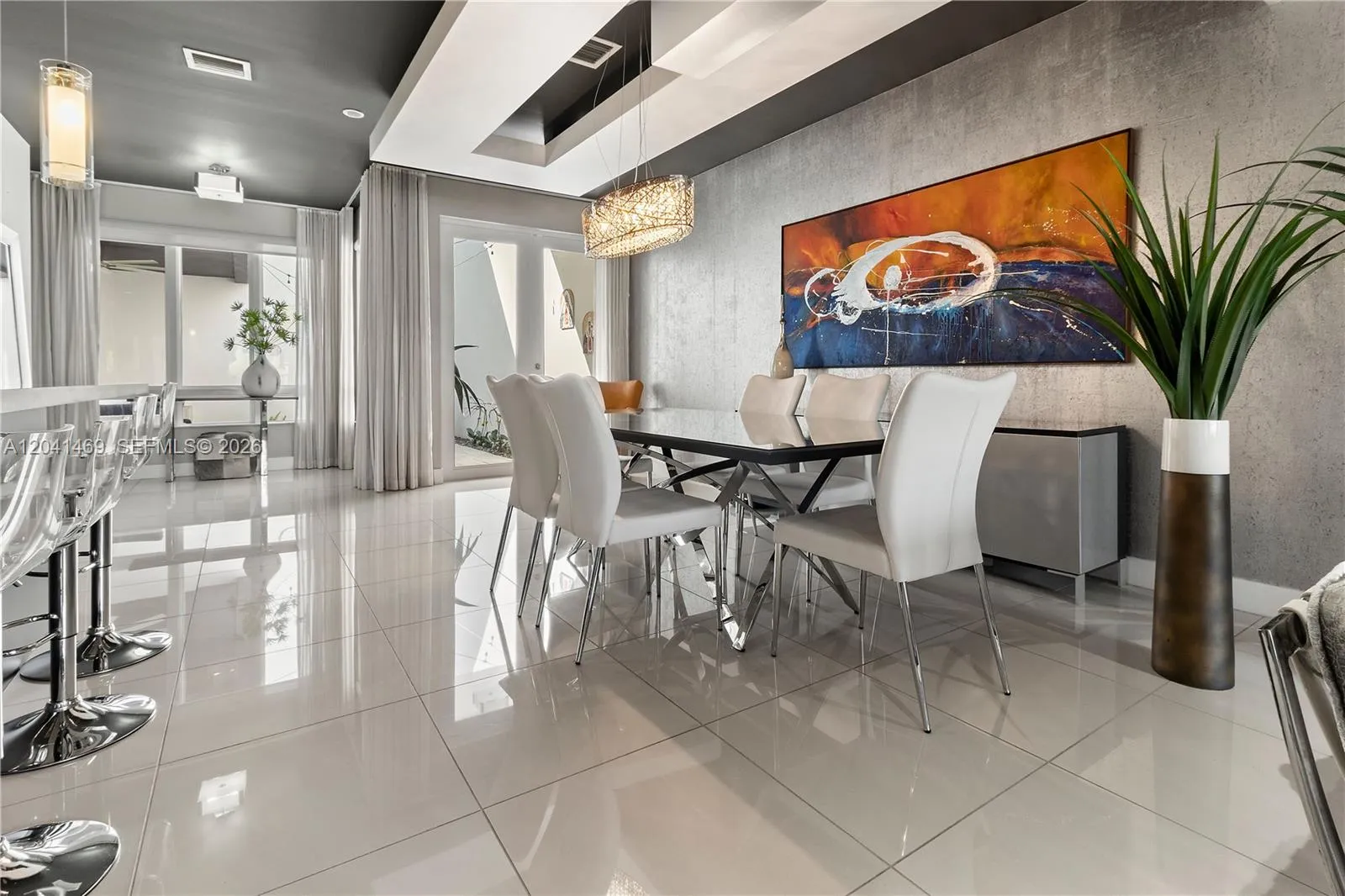 Foto de propiedad en 6306 NW 104th Path, Doral, FL 33178 Doral con MLS# 