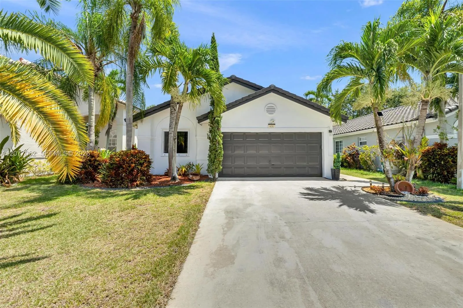 Foto de propiedad en 631 SW 176th Avenue, Pembroke Pines, FL 33029 Pembroke Pines con MLS# 
