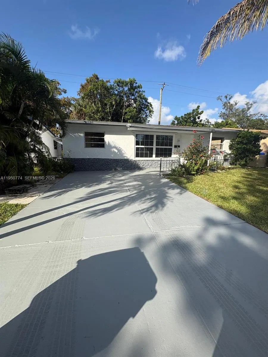 Foto de propiedad en 6311 SW 8th Street, North Lauderdale, FL 33068 North Lauderdale con MLS# 