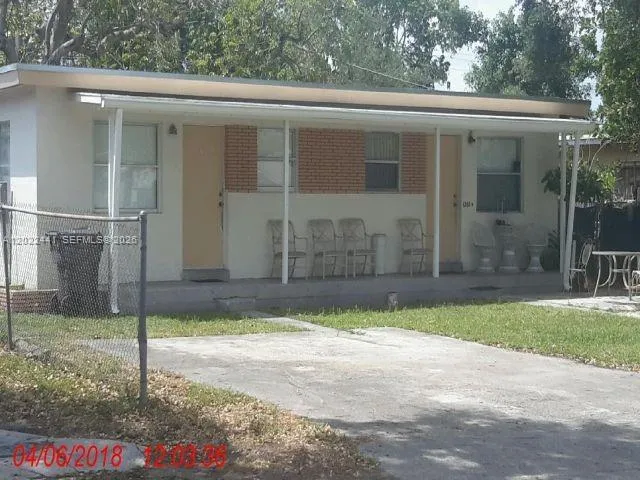 Foto de propiedad en 6316 Pierce Street, Hollywood, FL 33024 Hollywood con MLS# 
