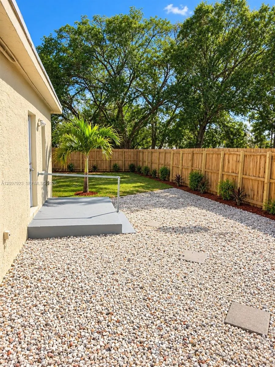 En Venta 632 NW 14th Terrace, Fort Lauderdale, FL 33311, Fort Lauderdale, FL 33311