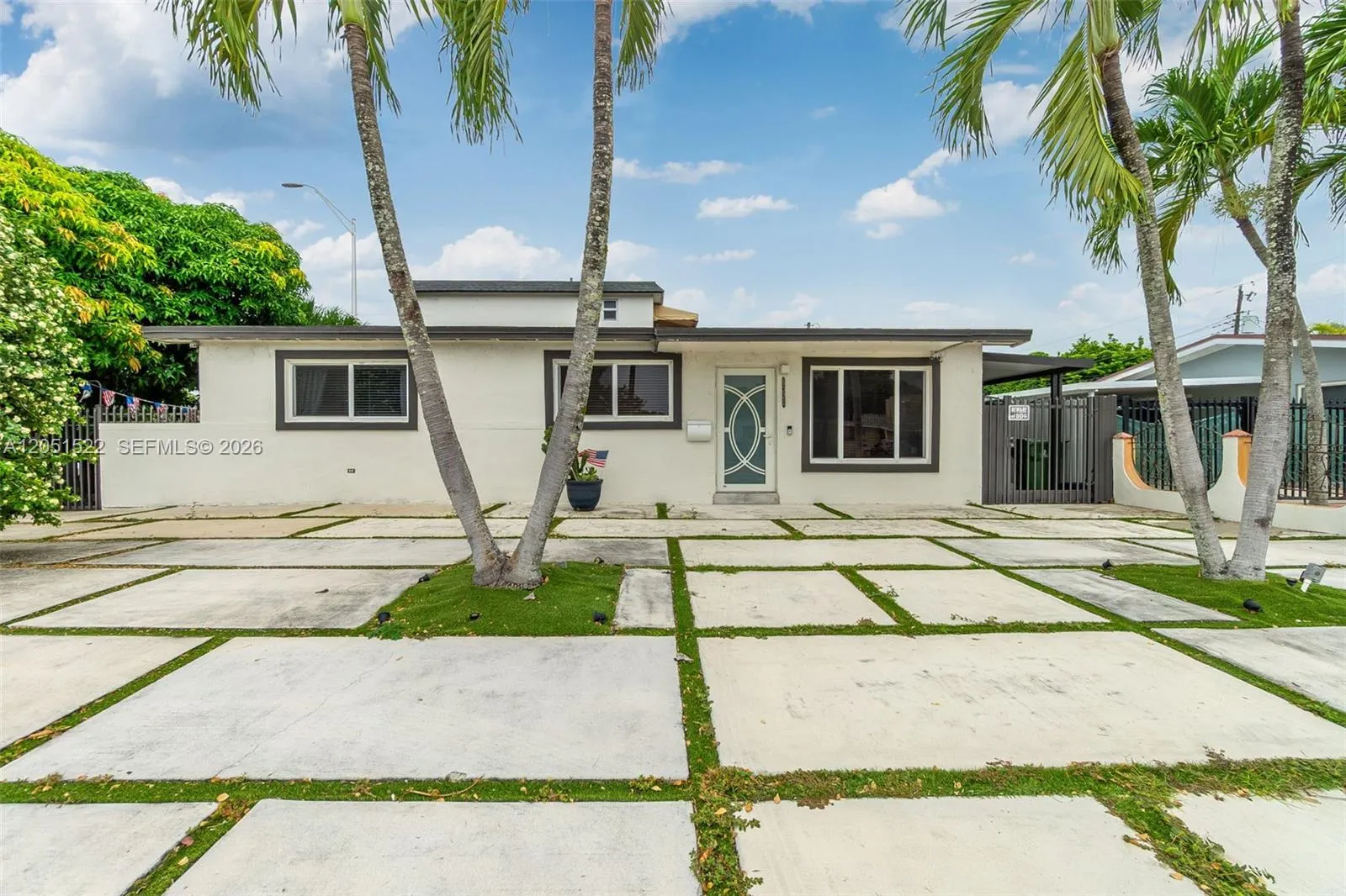 Vendido 6320 E 4th Avenue, Hialeah, FL 33013, Hialeah, FL 33013