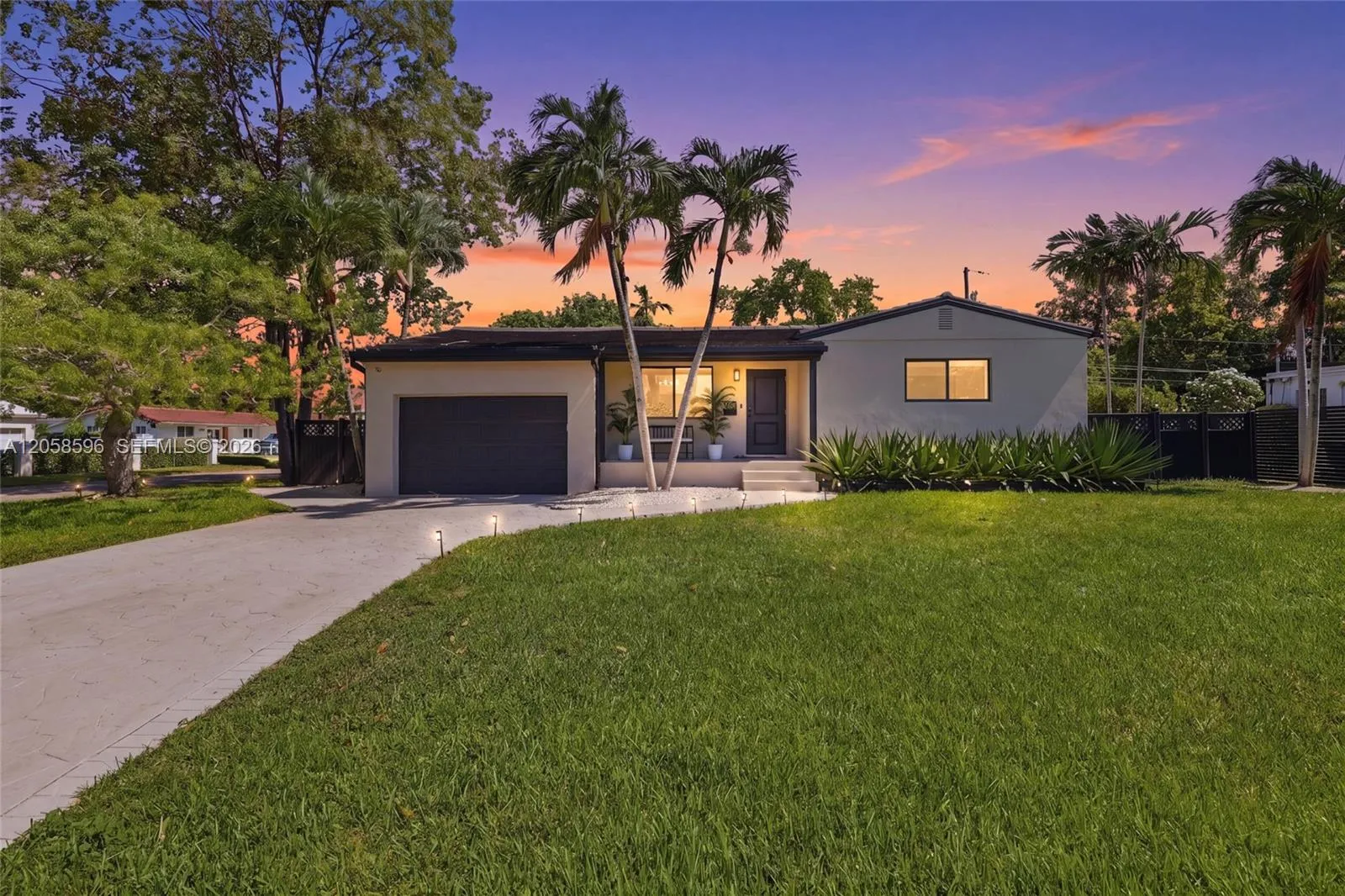 Foto de propiedad en 6321 SW 21st Street, Miami, FL 33155 Miami con MLS# 