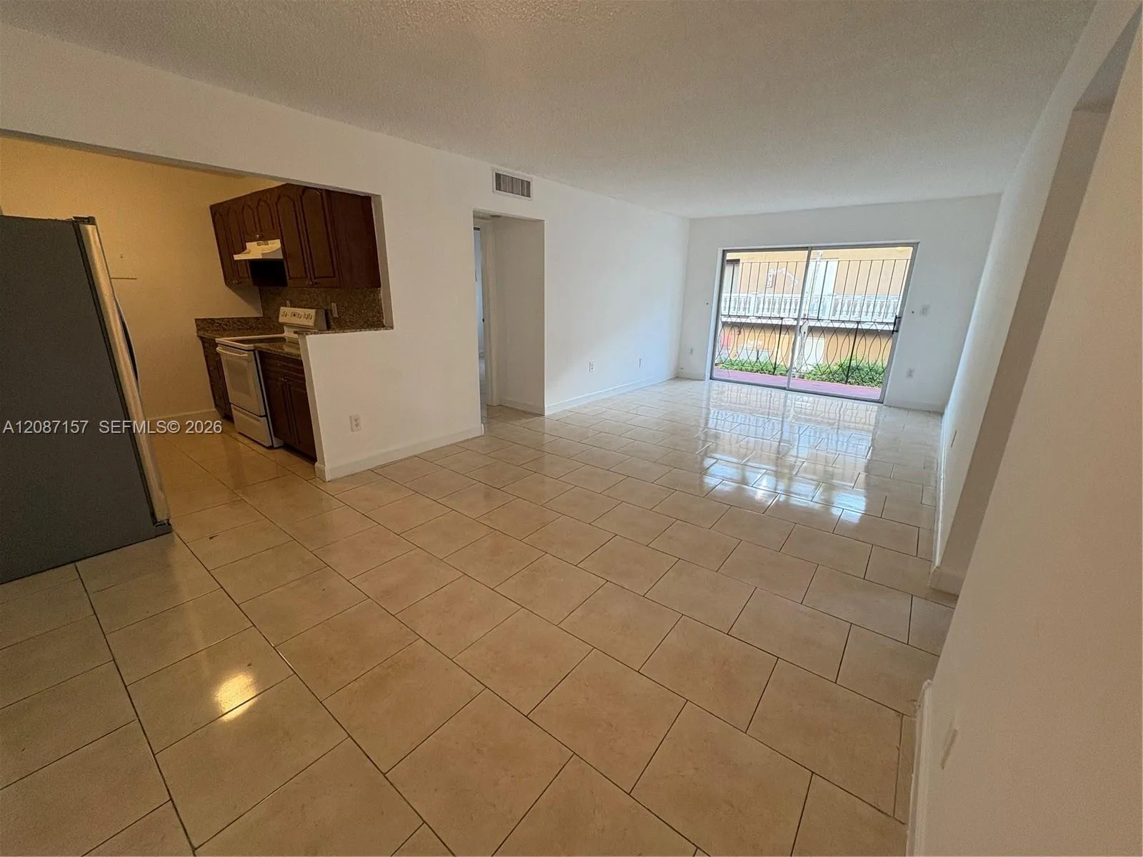 En Renta 633 S Royal Poinciana Boulevard B218, Miami Springs, FL 33166, Miami Springs, FL 33166