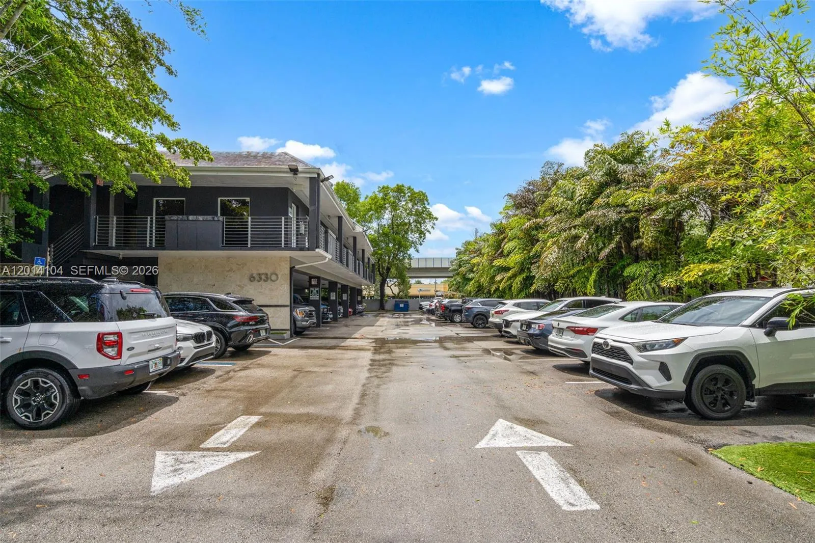Foto de propiedad en 6330 Manor Lane 102, South Miami, FL 33143 South Miami con MLS# 