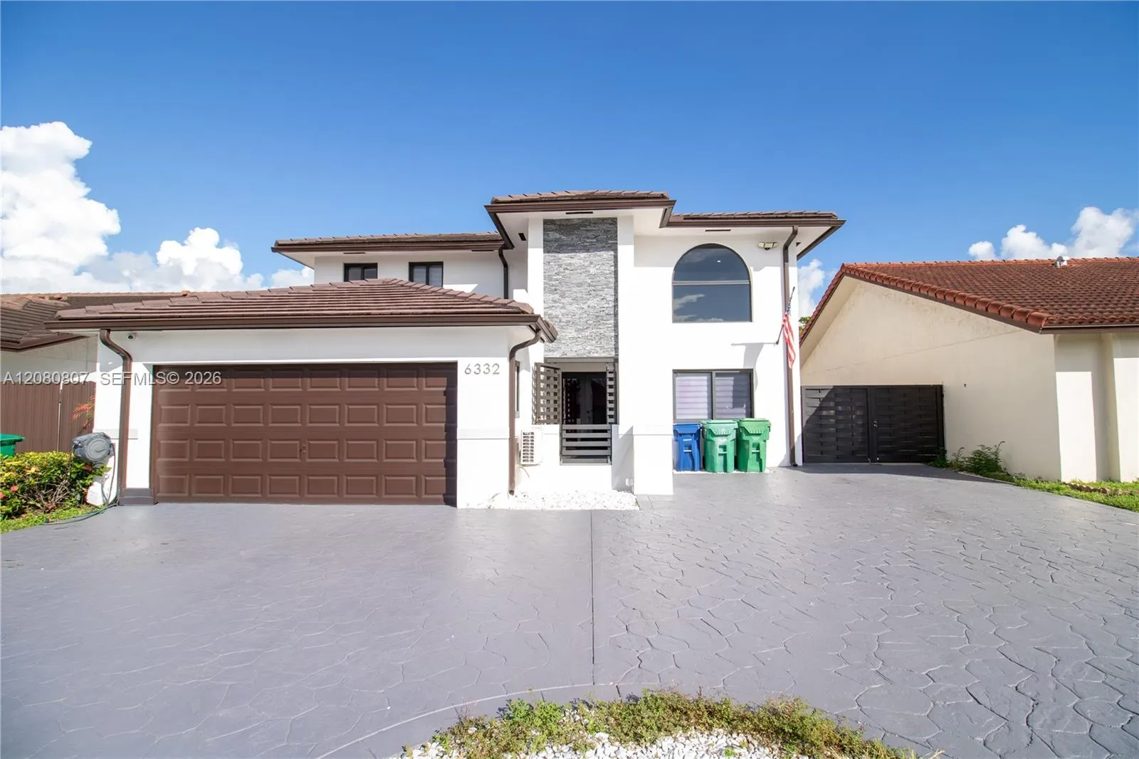 Foto de propiedad en 6332 SW 151st Place, Miami, FL 33193 Miami con MLS# 