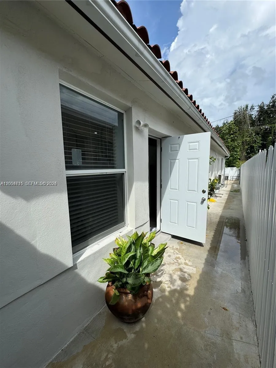 En Renta 6335 N Miami Avenue 3, Miami, FL 33150, Miami, FL 33150