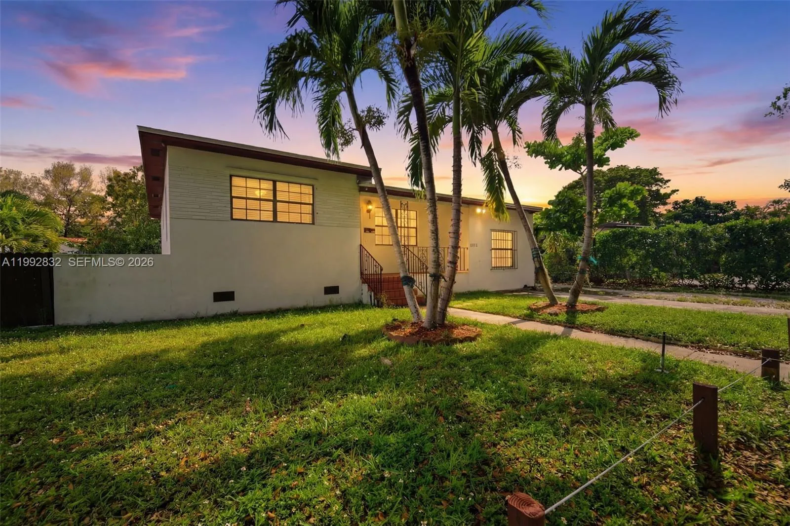Foto de propiedad en 6336 SW 9th Street, West Miami, FL 33144 West Miami con MLS# 