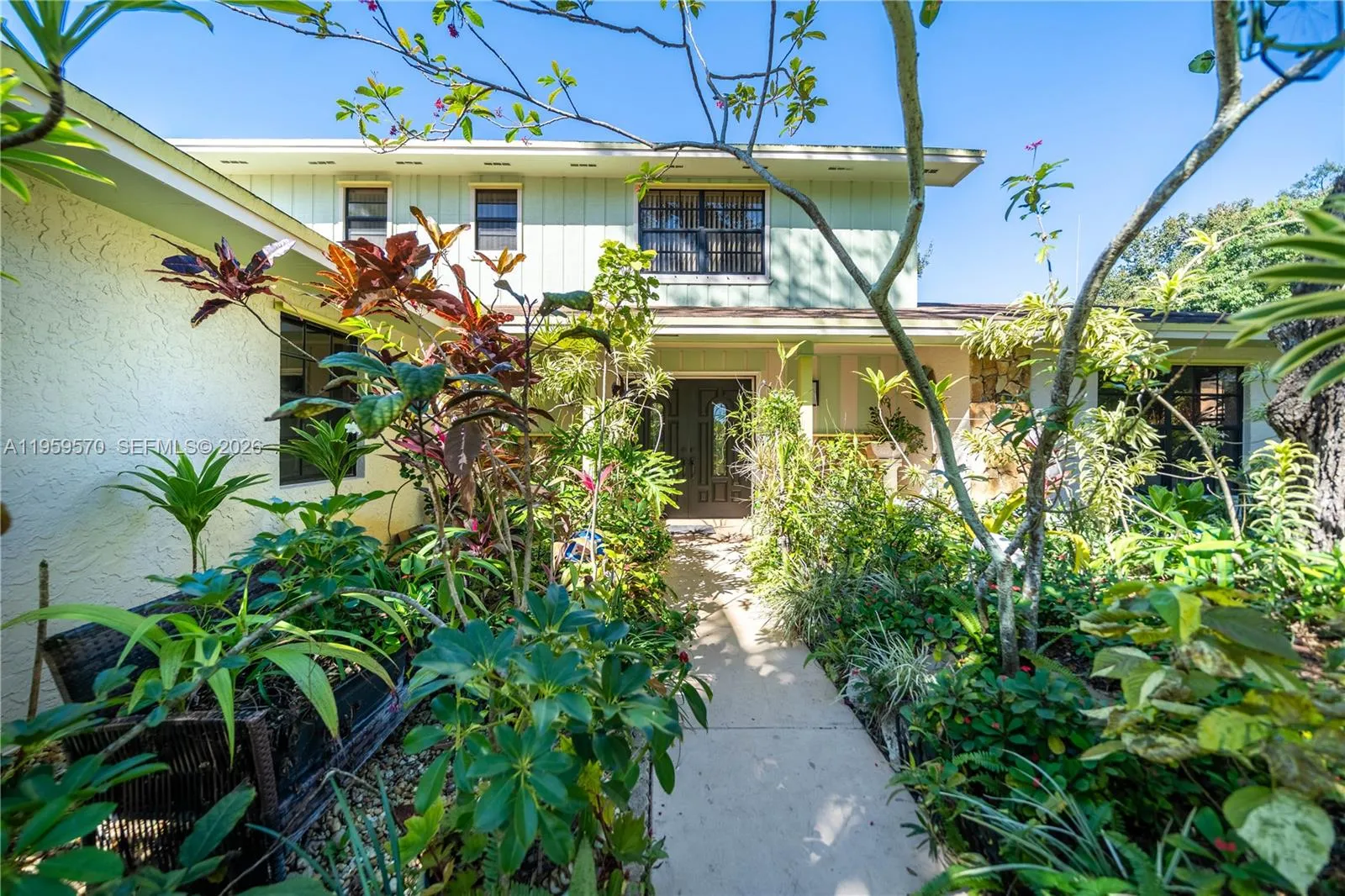 Foto de propiedad en 6337 SW 32nd Street, Miramar, FL 33023 Miramar con MLS# 