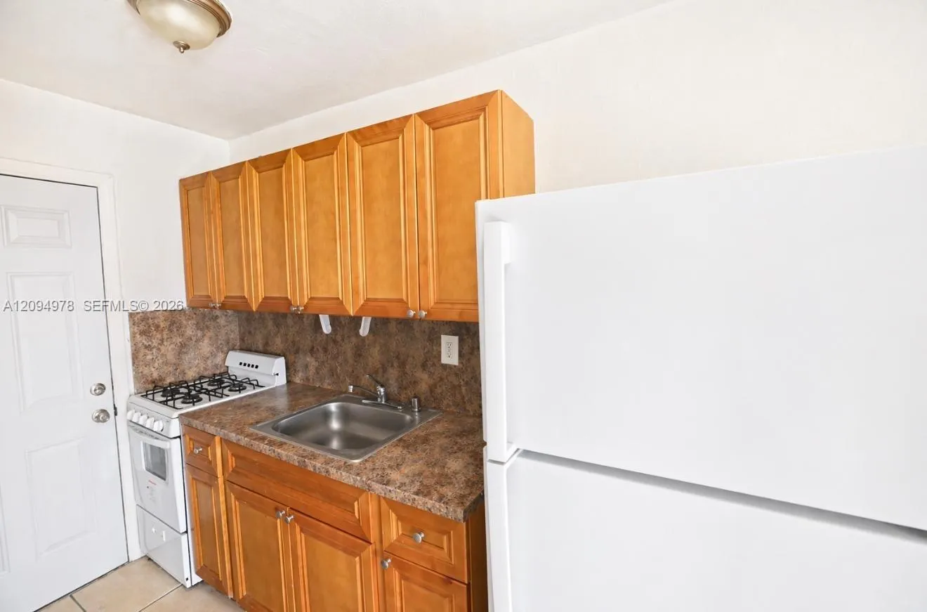 En Renta 6337 W Flagler Street 20, Miami, FL 33144, Miami, FL 33144