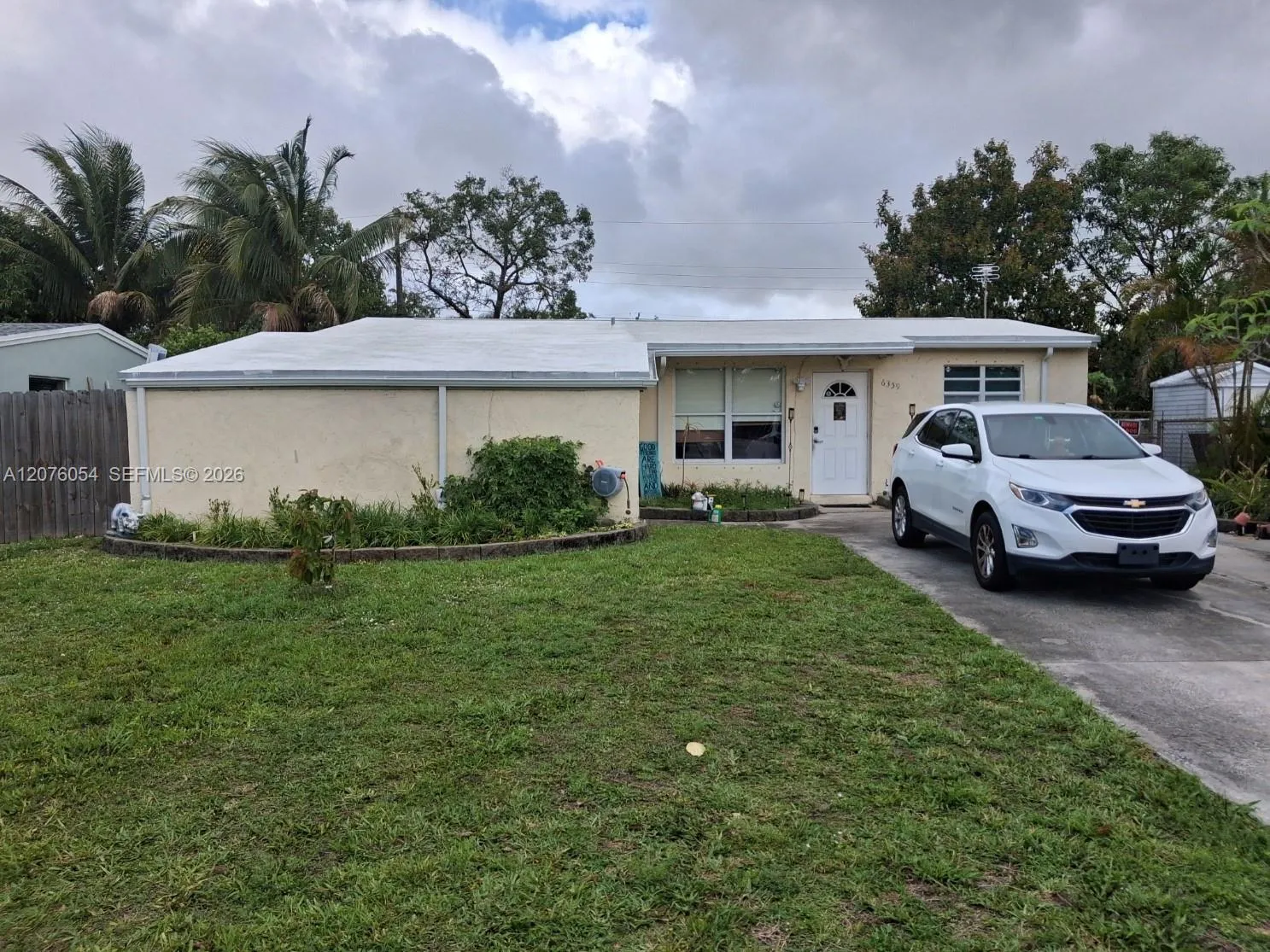 Foto de propiedad en 6359 SW 2nd Street, Margate, FL 33068 Margate con MLS# 