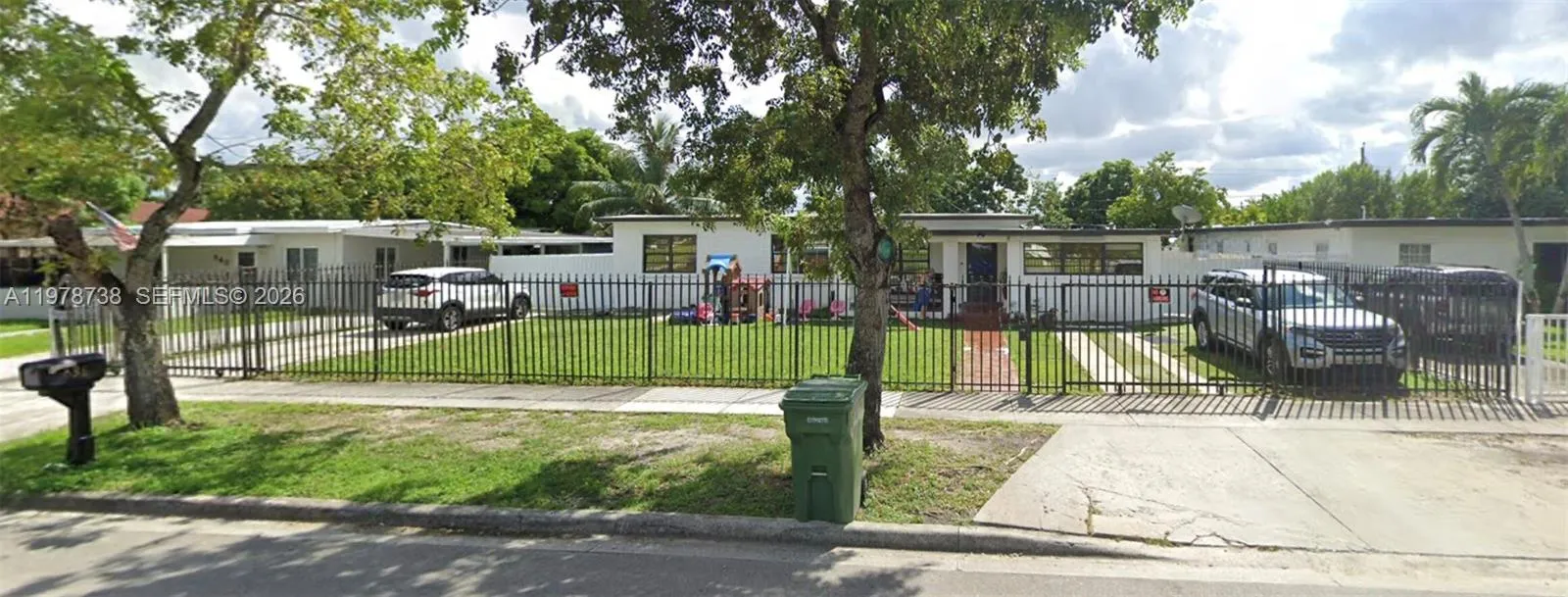 Vendido 636 E 42nd Street, Hialeah, FL 33013, Hialeah, FL 33013