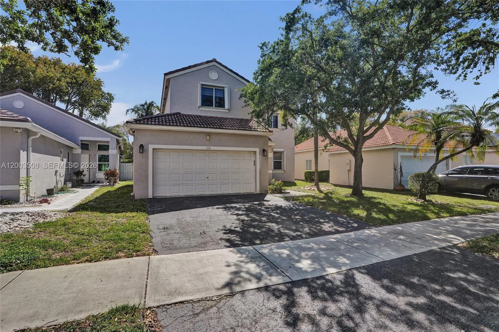Foto de propiedad en 636 Sand Creek Circle, Weston, FL 33327 Weston con MLS# 