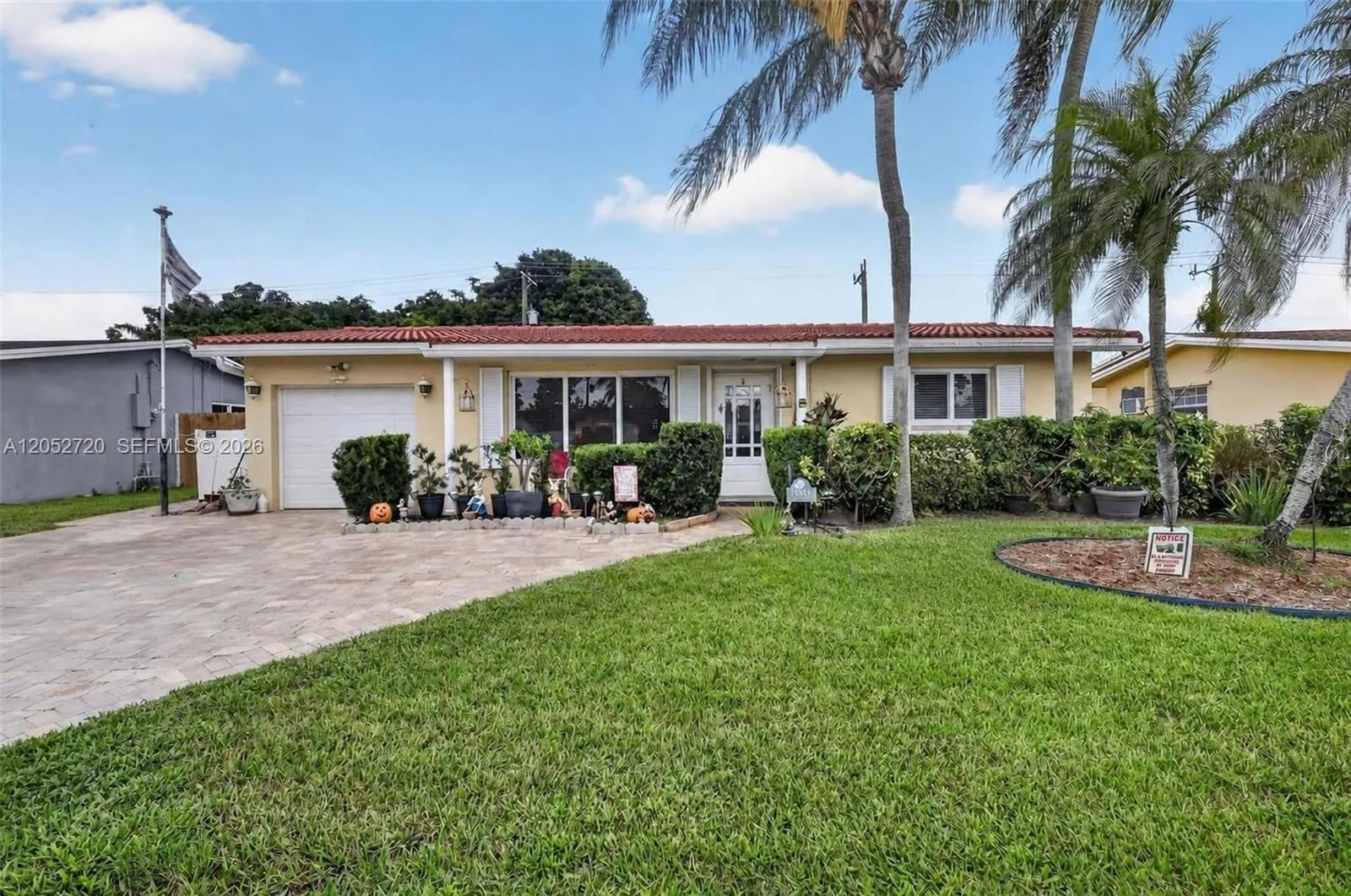 Foto de propiedad en 6361 Scott Street, Hollywood, FL 33024 Hollywood con MLS# 