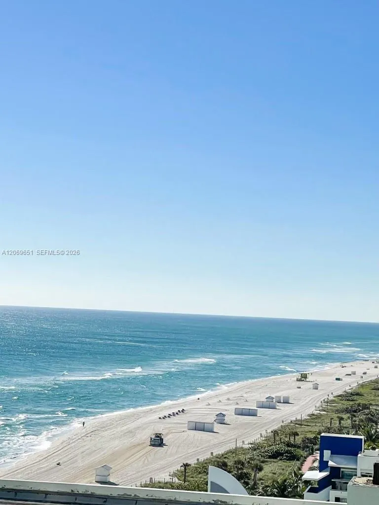 Foto de propiedad en 6365 Collins Avenue 1407, Miami Beach, FL 33141 Miami Beach con MLS# 