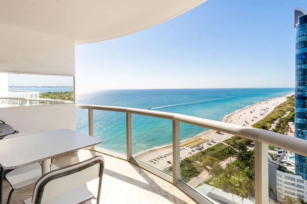 Foto de propiedad en 6365 Collins Avenue 2306, Miami Beach, FL 33141 Miami Beach con MLS# 