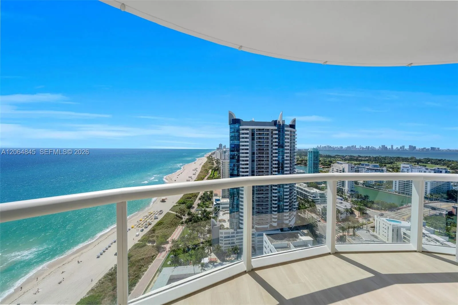 Foto de propiedad en 6365 Collins Avenue 2804, Miami Beach, FL 33141 Miami Beach con MLS# 