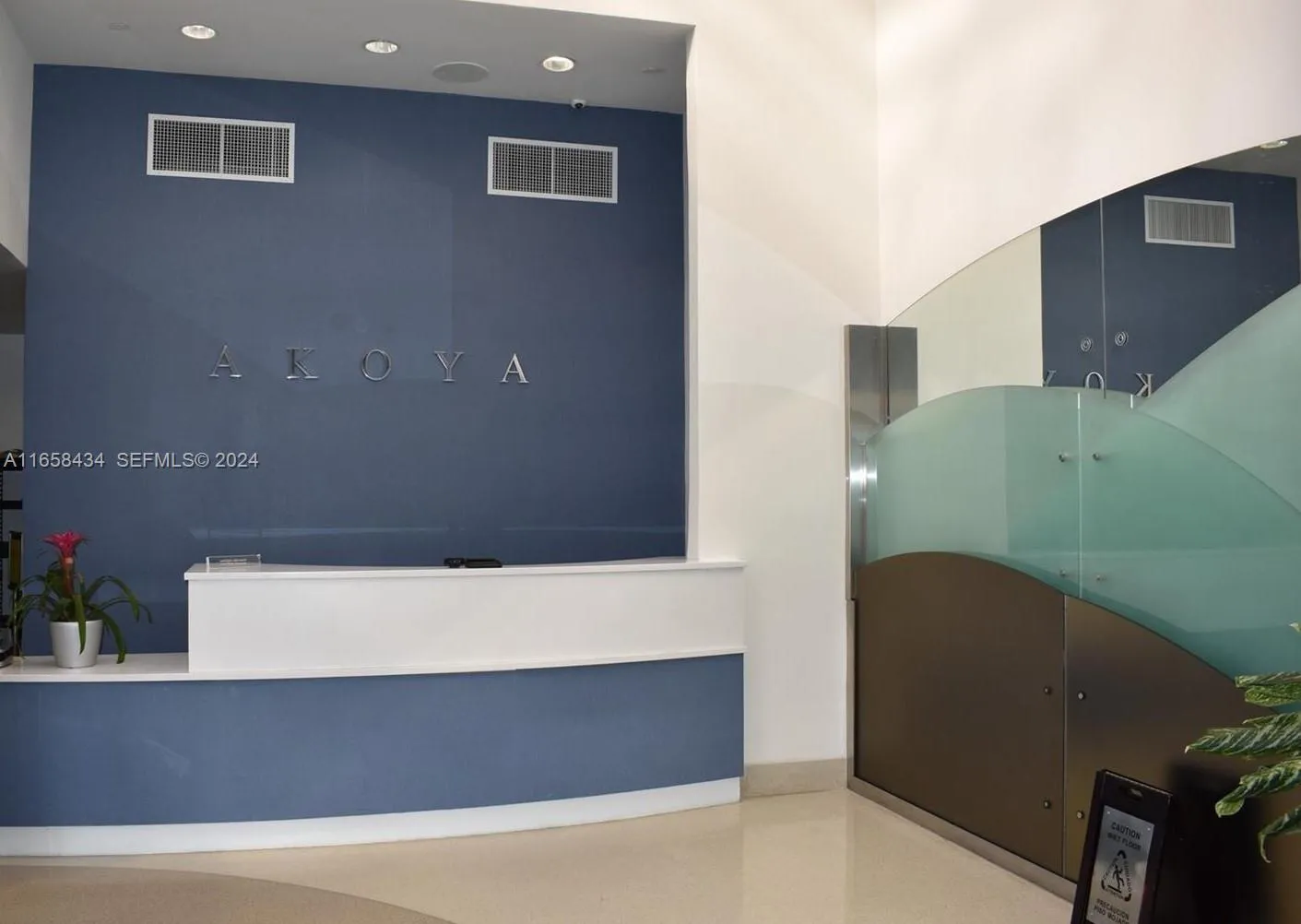 Foto de propiedad en 6365 Collins Avenue 4209, Miami Beach, FL 33141 Miami Beach con MLS# 