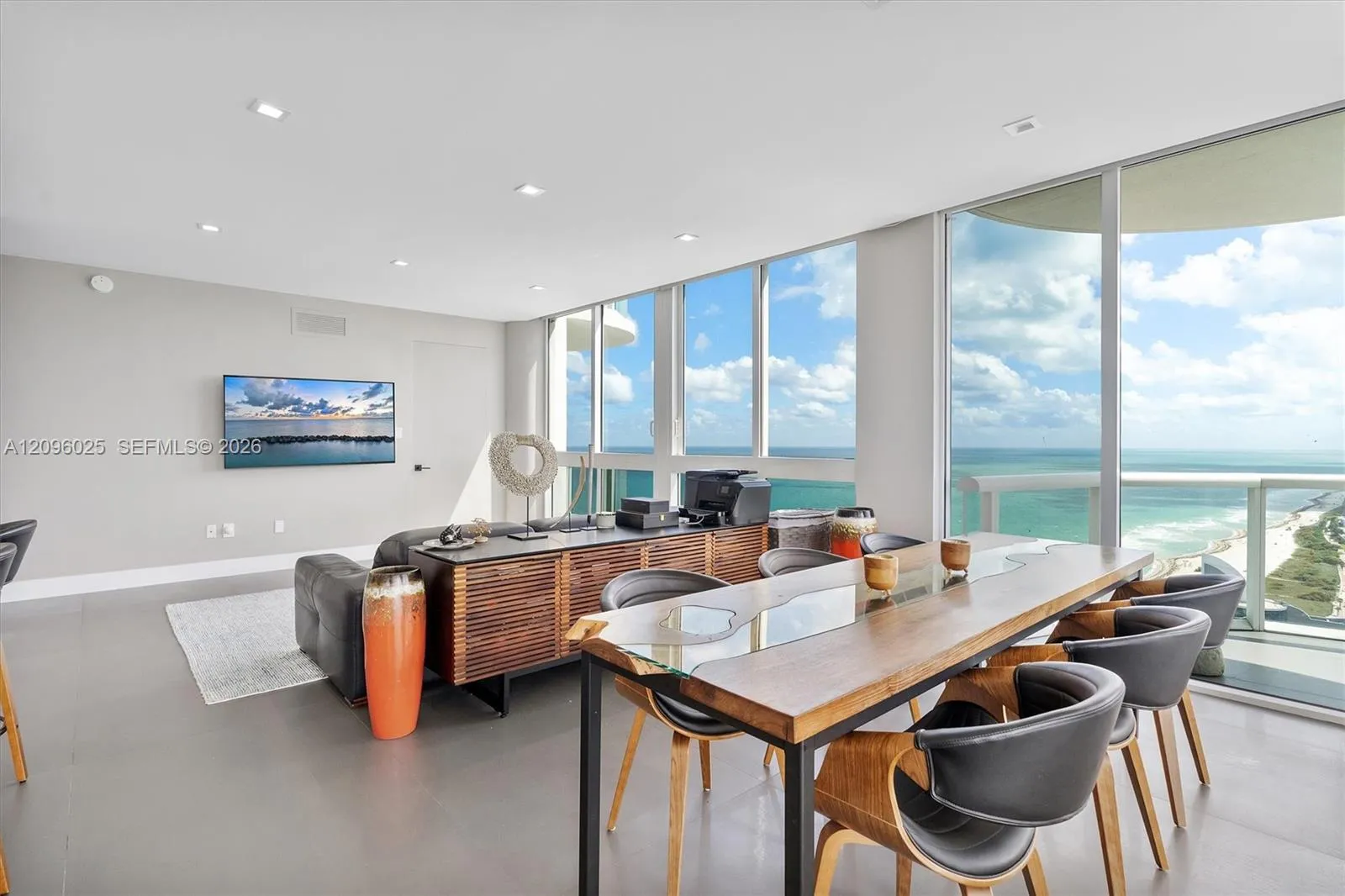 En Venta 6365 Collins Avenue 4307, Miami Beach, FL 33141, Miami Beach, FL 33141