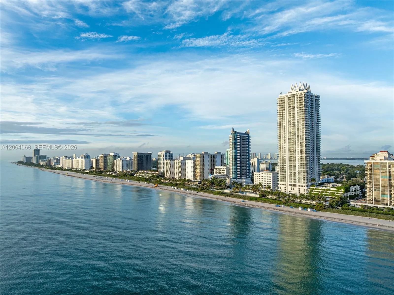 Foto de propiedad en 6365 Collins Avenue 805, Miami Beach, FL 33141 Miami Beach con MLS# 