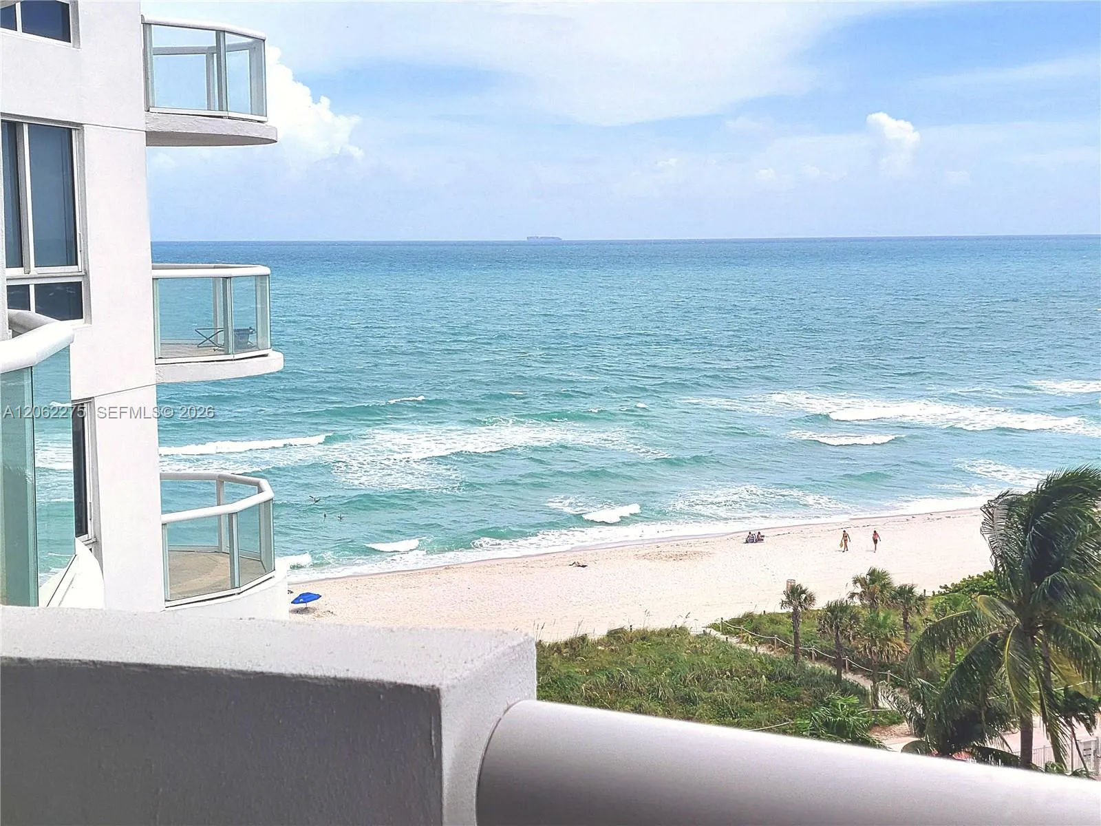 Foto de propiedad en 6365 Collins Avenue 905, Miami Beach, FL 33141 Miami Beach con MLS# 
