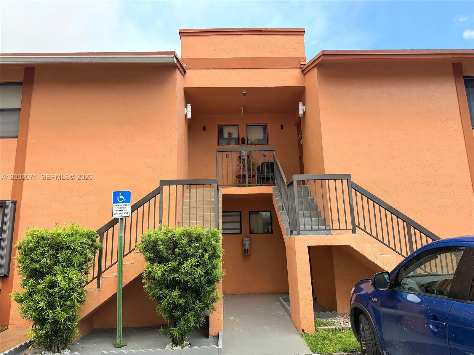 Foto de propiedad en 6365 W 27th Court 24-8, Hialeah, FL 33016 Hialeah con MLS# 