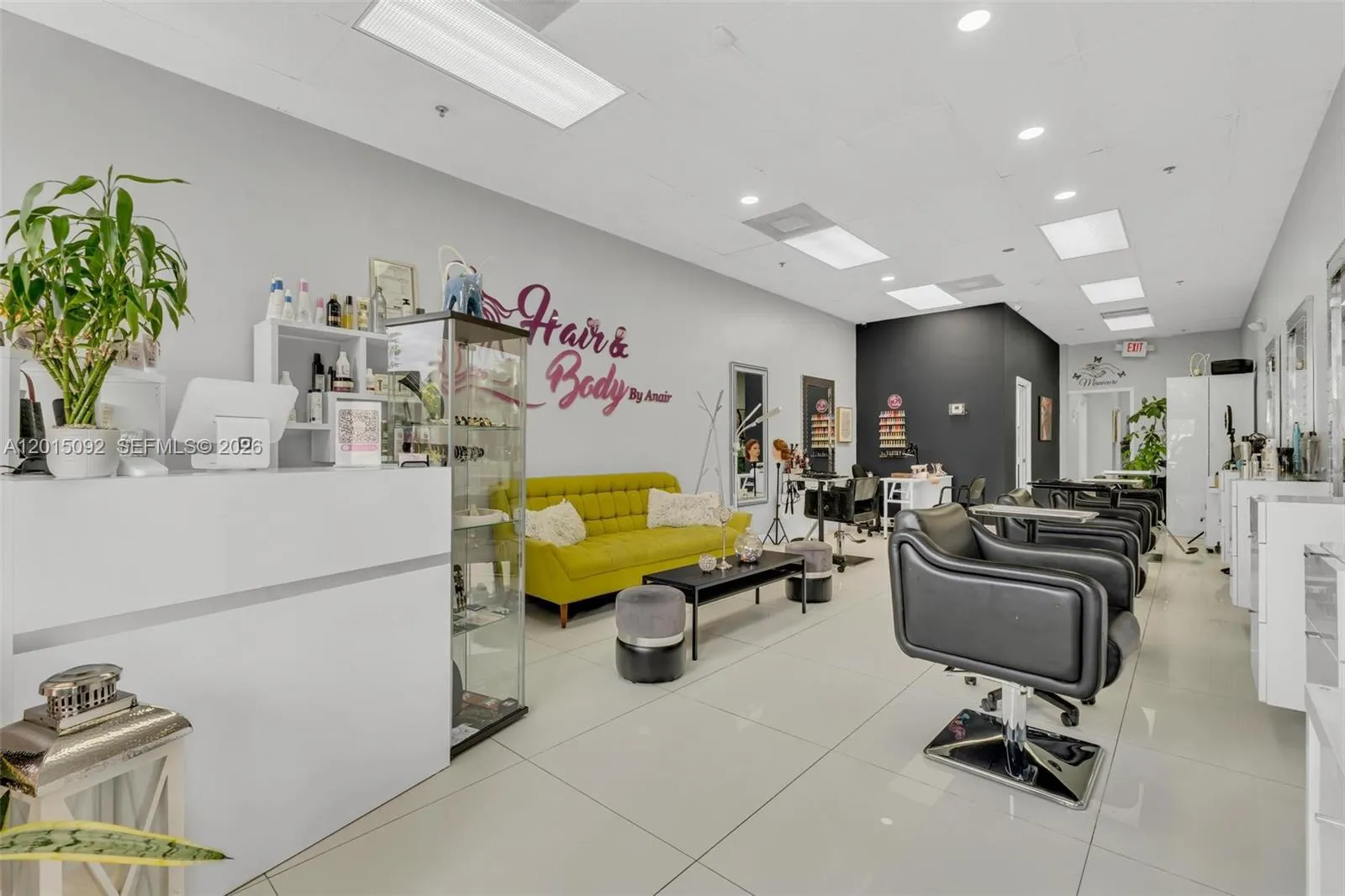 Foto de propiedad en 6370 N State Road 7, Coconut Creek, FL 33073 Coconut Creek con MLS# 