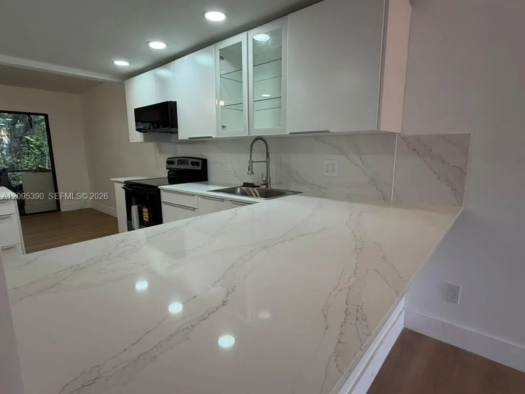 En Renta 639 N University Drive 17, Plantation, FL 33324, Plantation, FL 33324