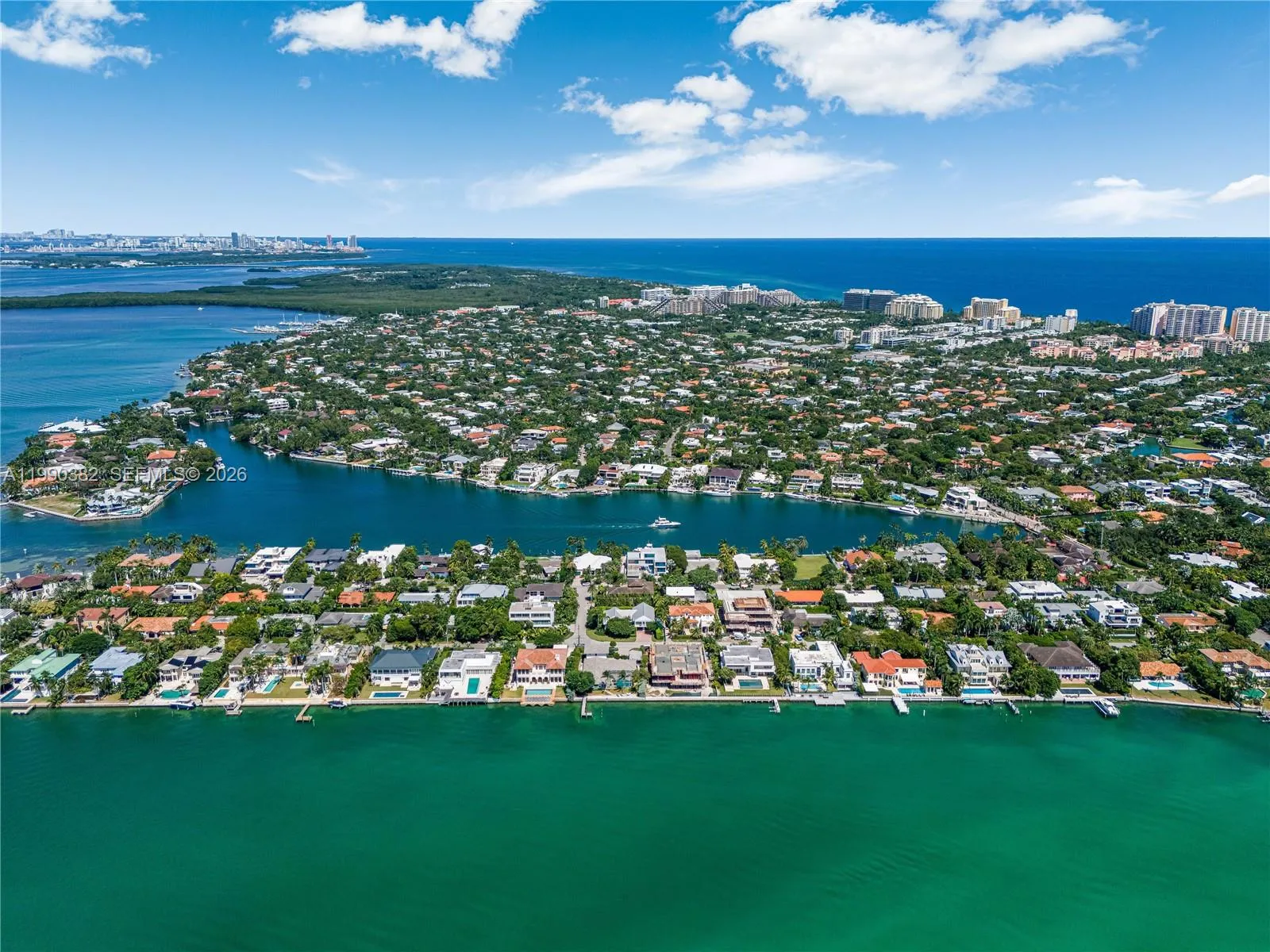 Foto de propiedad en 640 S Mashta Drive, Key Biscayne, FL 33149 Key Biscayne con MLS# 