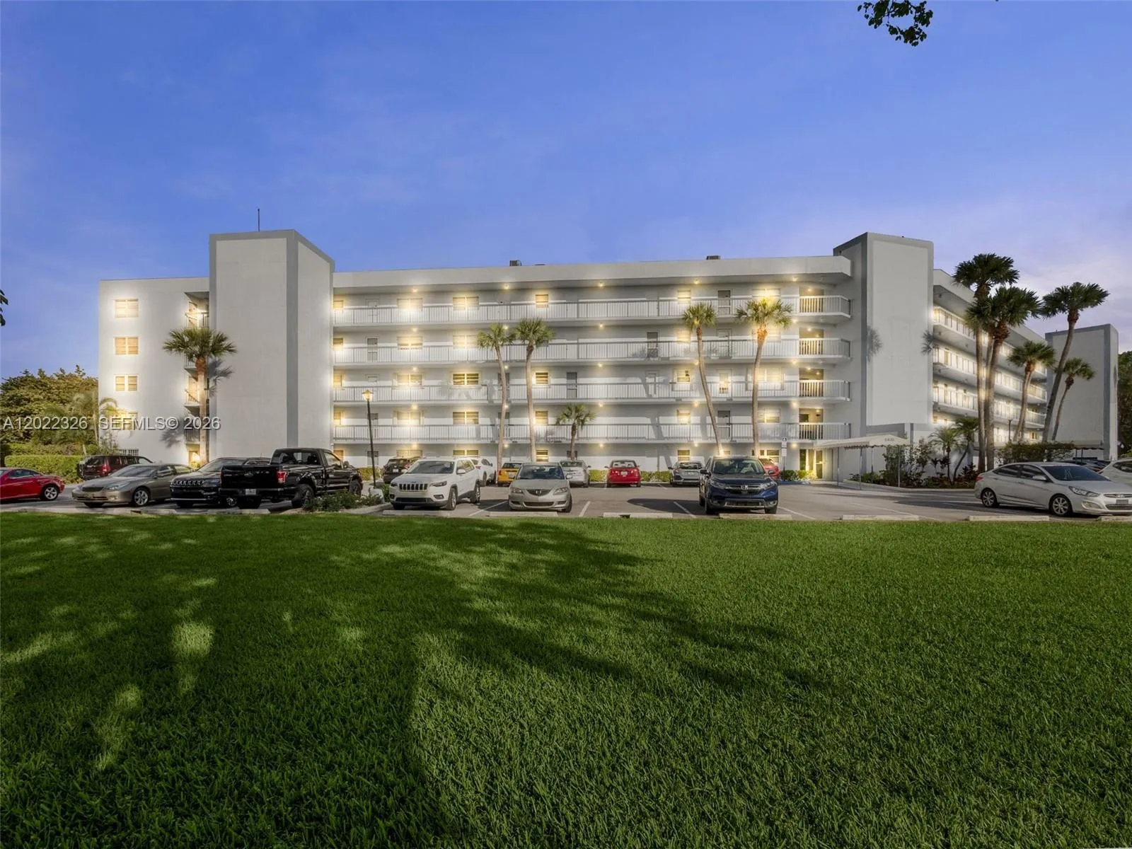 Foto de propiedad en 6400 NW 2nd Avenue 117, Boca Raton, FL 33487 Boca Raton con MLS# 